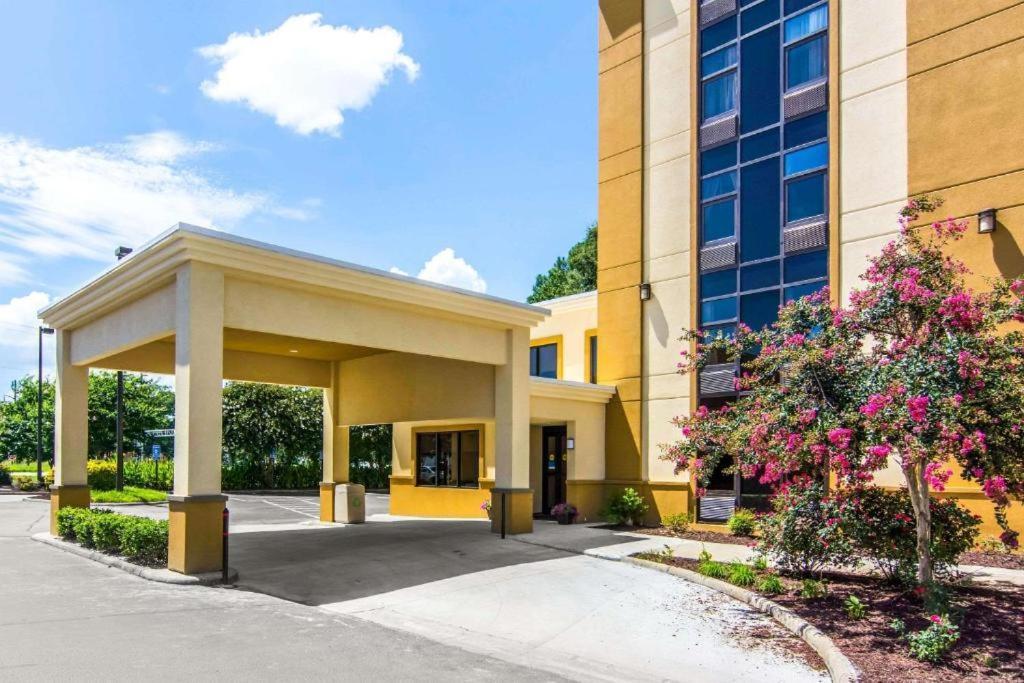 Mulberry Inn Newport News Exterior foto